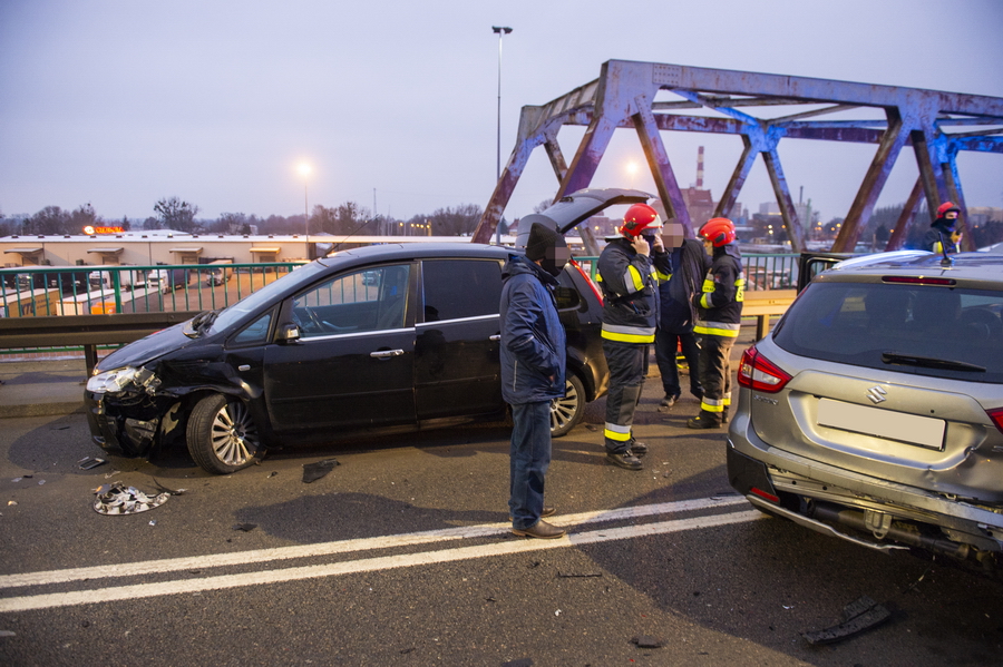 Wypadek dwch aut na mocie Unii Europejskiej., fot. 11