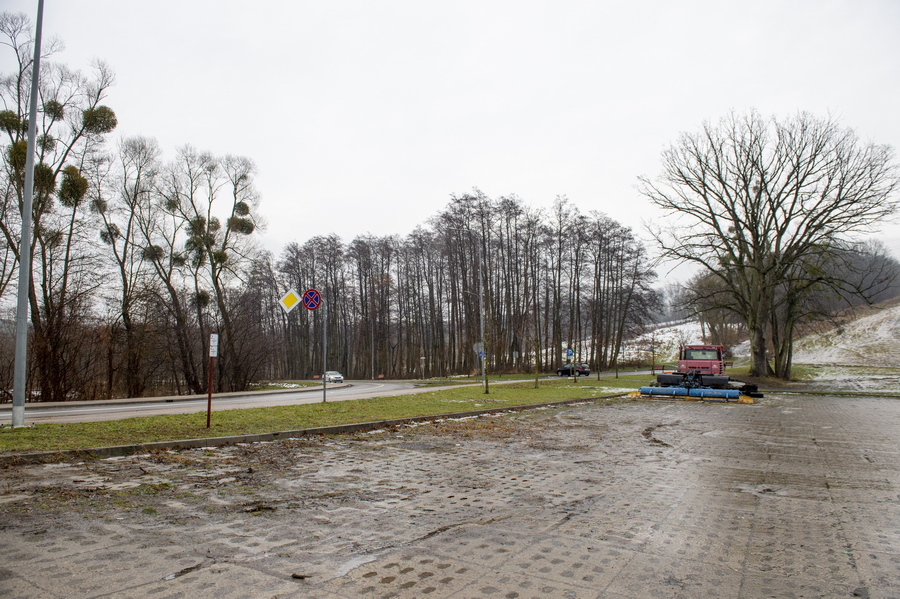 Teren przy ul. Chrobrego idzie pod motek. Miasto chce za niego 1,8 mln z, fot. 25