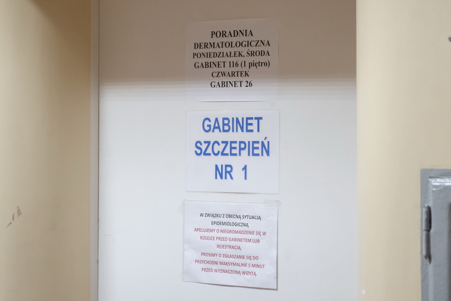 "Teraz bdziemy spokojniejsi". Sprawdzamy, jak w Elblgu przebiegaj szczepienia na COVID-19, fot. 16