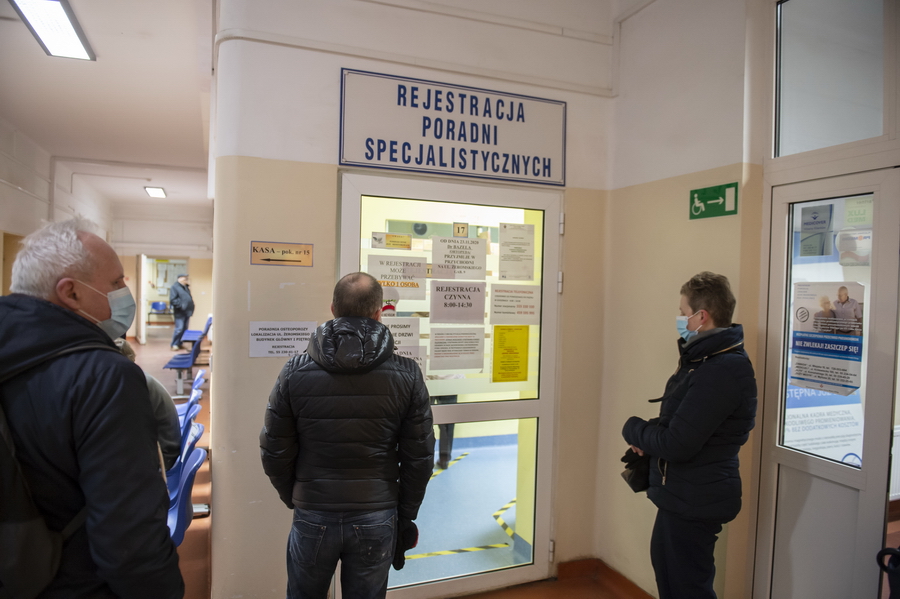 "Teraz bdziemy spokojniejsi". Sprawdzamy, jak w Elblgu przebiegaj szczepienia na COVID-19, fot. 17