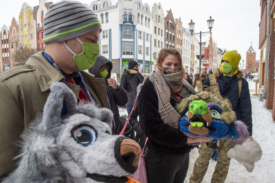 328 wolontariuszy chodzi dzi po Elblgu z WOP-owymi puszkami, fot. 8