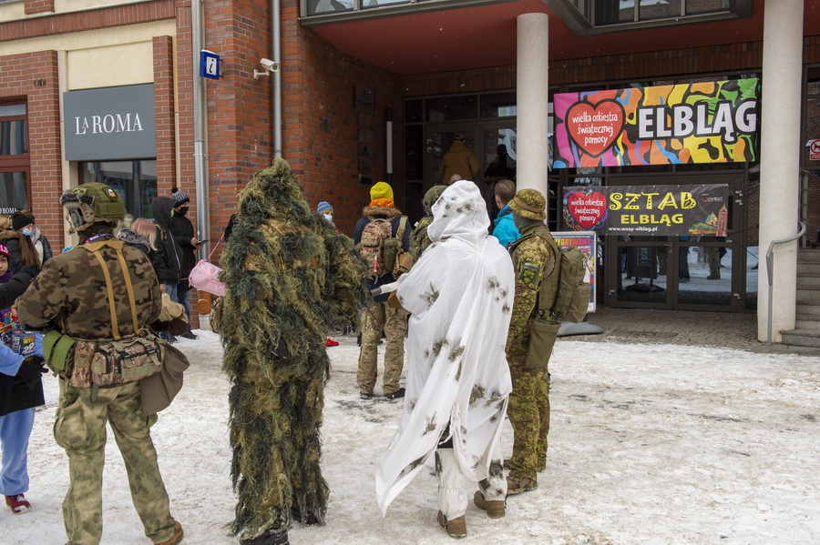 328 wolontariuszy chodzi dzi po Elblgu z WOP-owymi puszkami, fot. 17