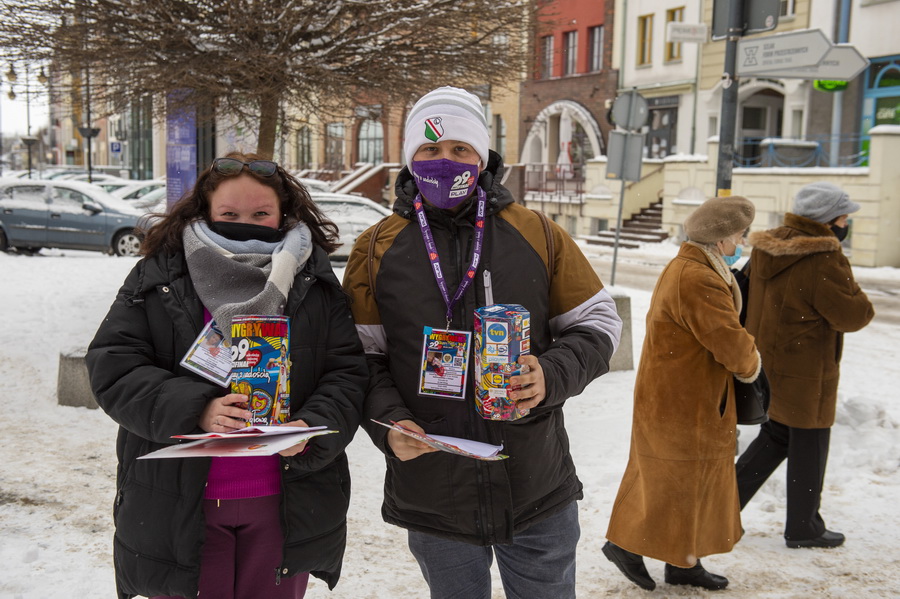 328 wolontariuszy chodzi dzi po Elblgu z WOP-owymi puszkami, fot. 20