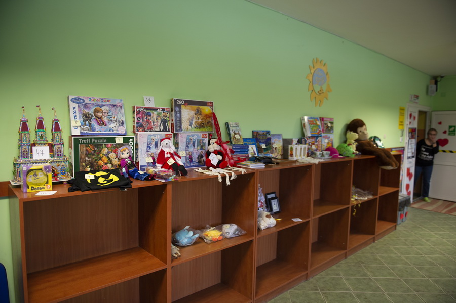 328 wolontariuszy chodzi dziś po Elblągu z WOŚP-owymi puszkami, fot. 37