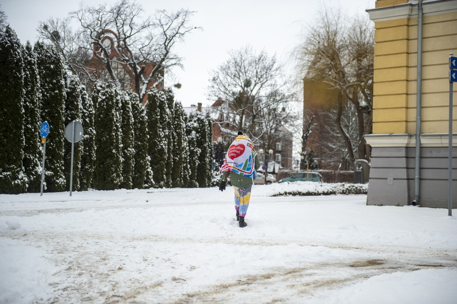 328 wolontariuszy chodzi dziś po Elblągu z WOŚP-owymi puszkami, fot. 62