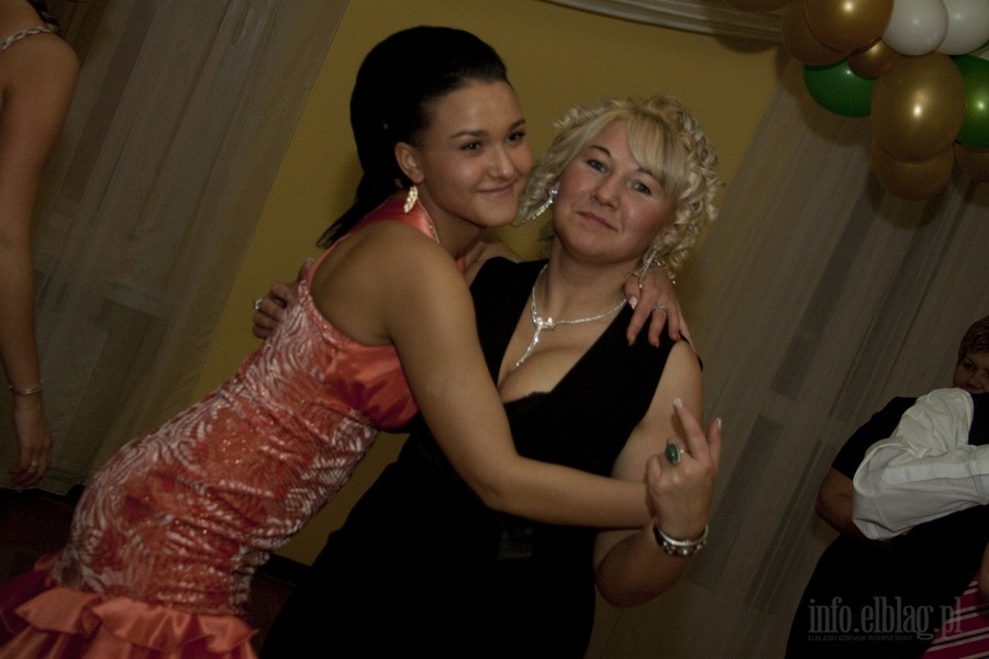 Studniówka 2010 w Zespole Szkół Inżynierii Środowiska i Usług, fot. 38