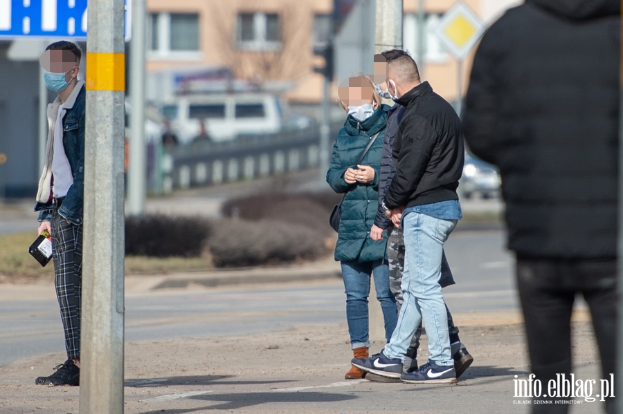 Kolejne obostrzenia dotyczce noszenia przybic, chust, maseczek... , fot. 7