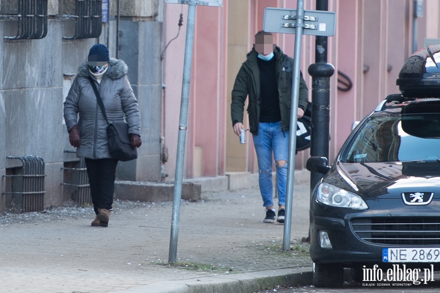 Kolejne obostrzenia dotyczce noszenia przybic, chust, maseczek... , fot. 24