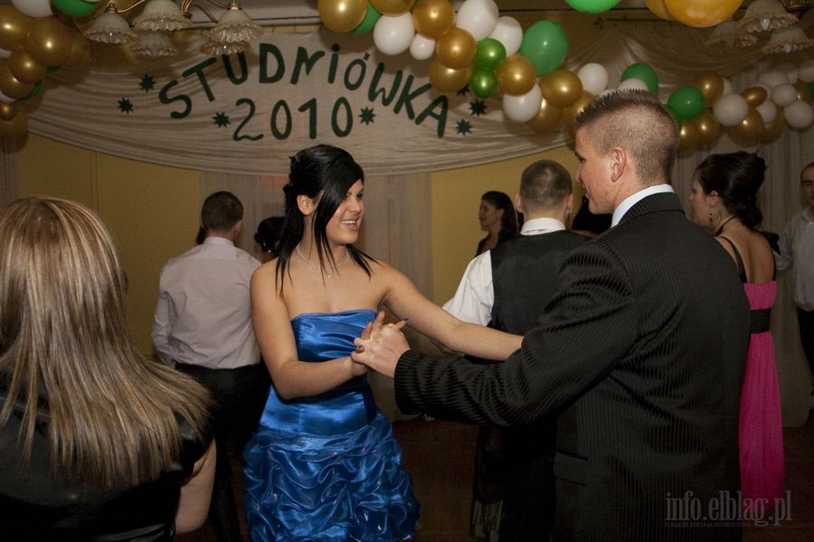 Studniówka 2010 w Zespole Szkół Inżynierii Środowiska i Usług, fot. 71