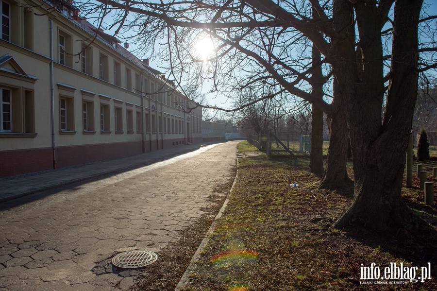 Niszczejcy, zaniedbany  plac zabaw przy ul. Wapiennej, fot. 30