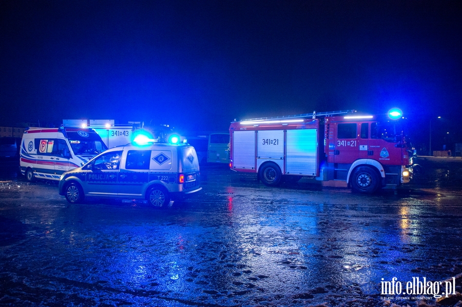 Elblg pl. Dworcowy. Autobus wjecha w cian stacji diagnostycznej, fot. 10