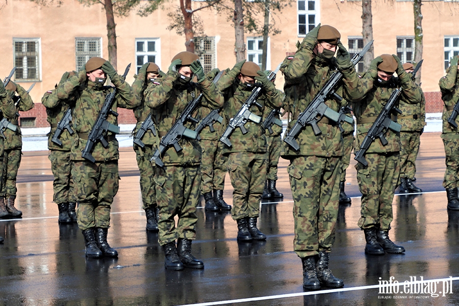 Uroczysta przysiga wojskowa w 4 Warmisko-Mazurskiej Brygadzie Obrony Terytorialnej, fot. 7