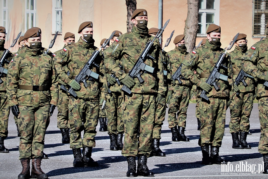 Uroczysta przysiga wojskowa w 4 Warmisko-Mazurskiej Brygadzie Obrony Terytorialnej, fot. 12