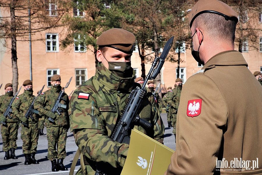 Uroczysta przysiga wojskowa w 4 Warmisko-Mazurskiej Brygadzie Obrony Terytorialnej, fot. 15