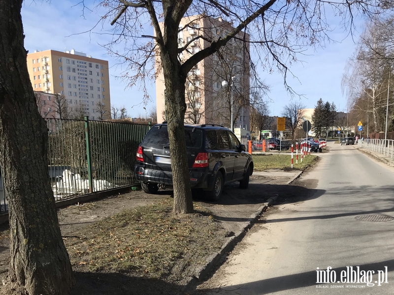 Mistrzowie parkowania w Elblągu (część 81), fot. 9