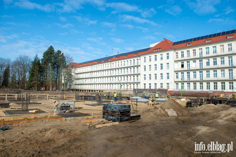 Przy ul. Komeskiego trwa budowa nowego bloku operacyjnego szpitala miejskiego., fot. 17
