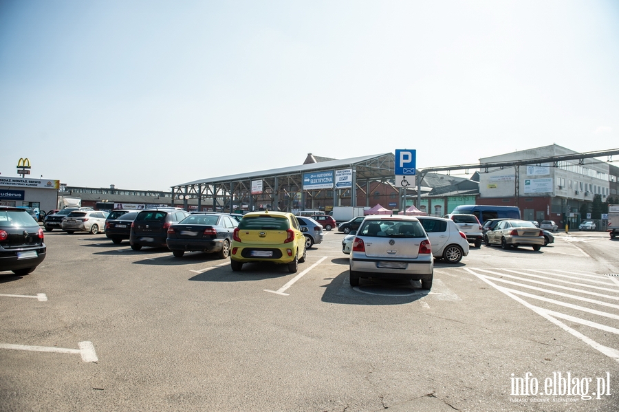 Wzmożony ruch w marketach budowlanych. Elblążanie chcą zdążyć z zakupami przed lockdownem, fot. 5