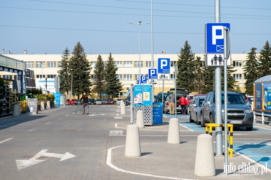 Wzmożony ruch w marketach budowlanych. Elblążanie chcą zdążyć z zakupami przed lockdownem, fot. 17