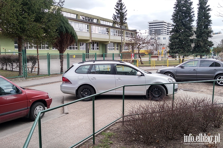 Mistrzowie parkowania w Elblgu (cz 82), fot. 1