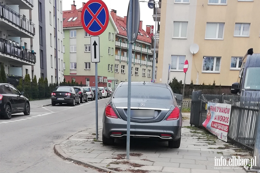 Mistrzowie parkowania w Elblągu (część 83), fot. 10