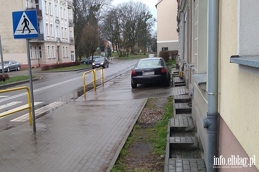 Mistrzowie parkowania w Elblągu (część 85), fot. 1