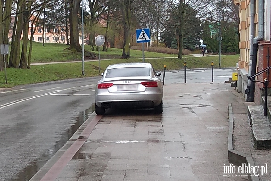 Mistrzowie parkowania w Elblągu (część 85), fot. 2