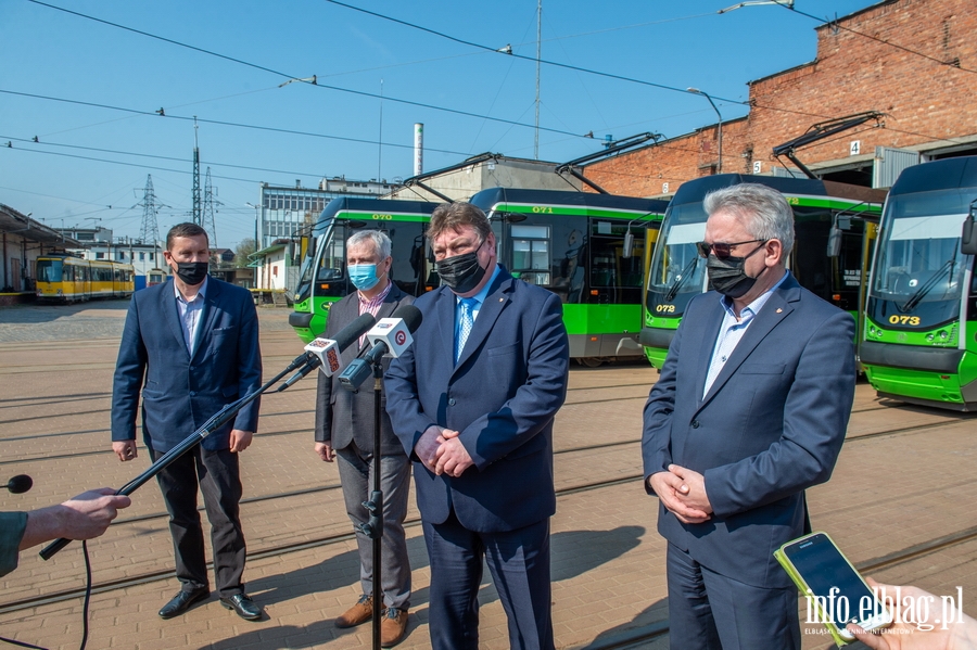 Elblg: Nowy tramwaj rusza na tory. Powinien posuy co najmniej 20 lat, fot. 5