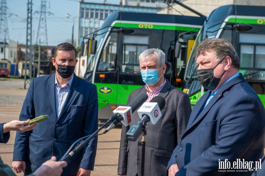 Elblg: Nowy tramwaj rusza na tory. Powinien posuy co najmniej 20 lat, fot. 29