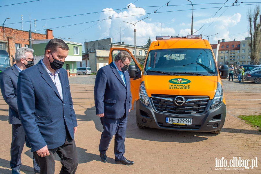 Elblg: Nowy tramwaj rusza na tory. Powinien posuy co najmniej 20 lat, fot. 40