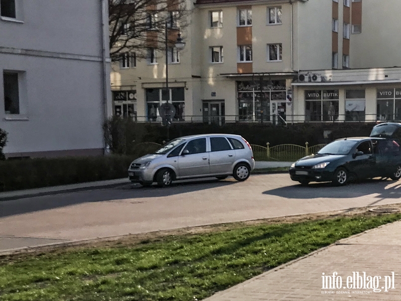 Mistrzowie parkowania w Elblągu (część 85), fot. 12