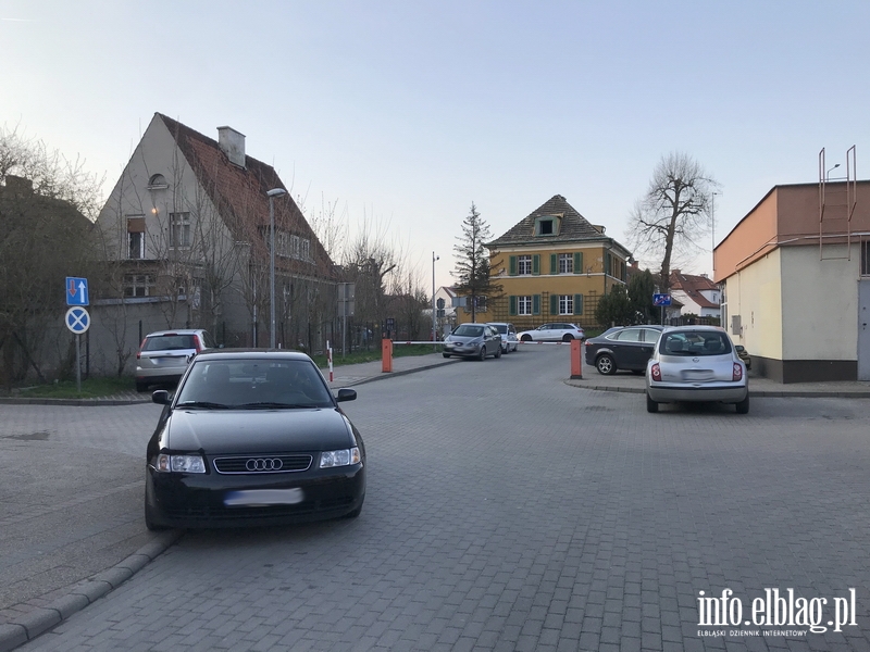 Mistrzowie parkowania w Elblągu (część 86), fot. 3