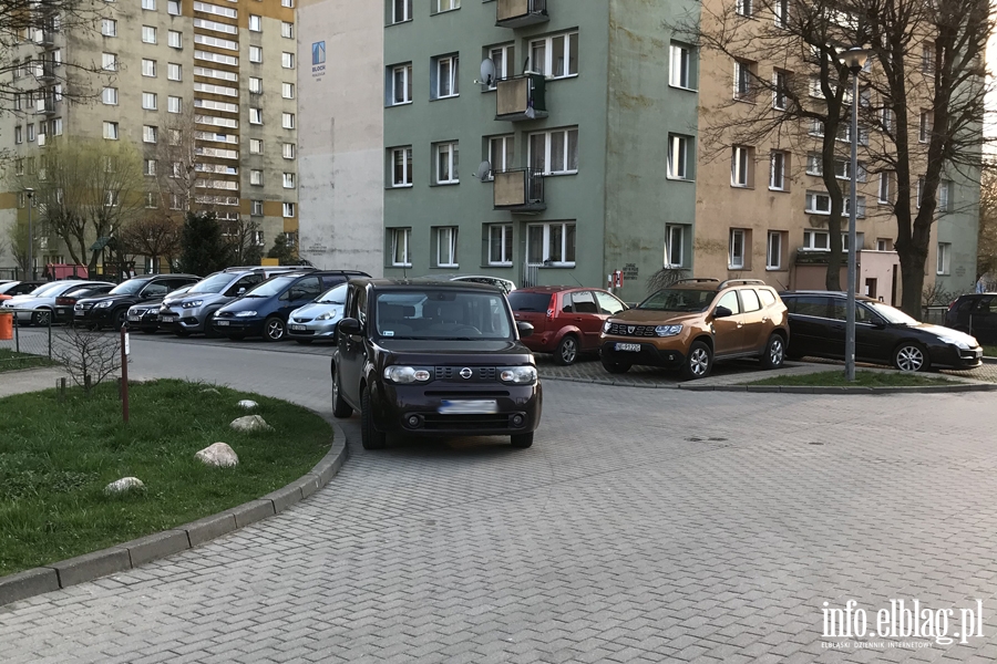 Mistrzowie parkowania w Elblągu (część 86), fot. 4