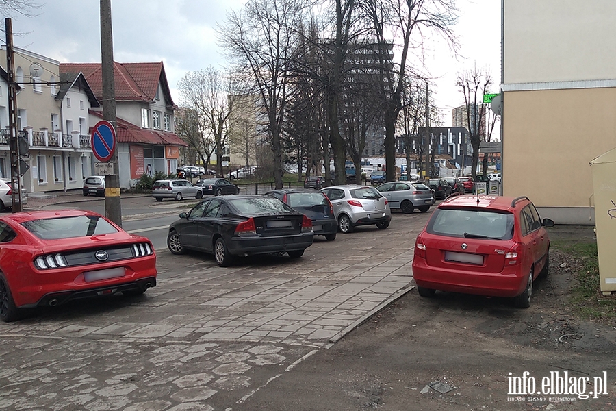 Mistrzowie parkowania w Elblągu (część 86), fot. 8