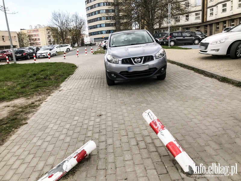 Mistrzowie parkowania w Elblągu (część 86), fot. 13