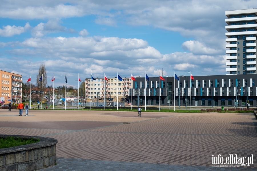 Święto flagi w cieniu epidemii. Tego dnia Elbląg był biało-czerwony, fot. 57