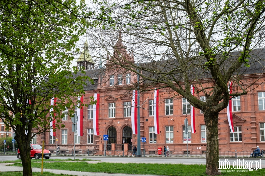 Święto flagi w cieniu epidemii. Tego dnia Elbląg był biało-czerwony, fot. 83