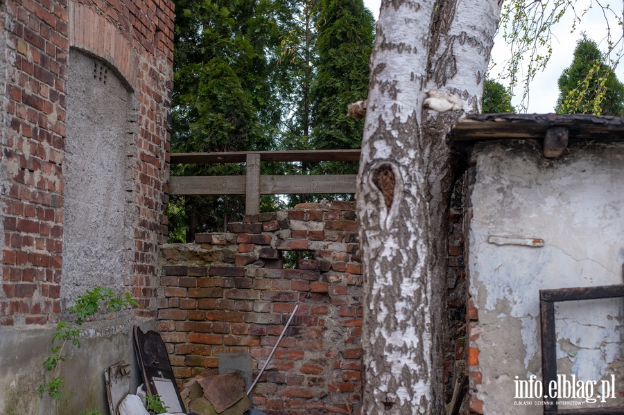 Trwa rozbiórka 120-letniego budynku przy ul. Komeńskiego, fot. 11