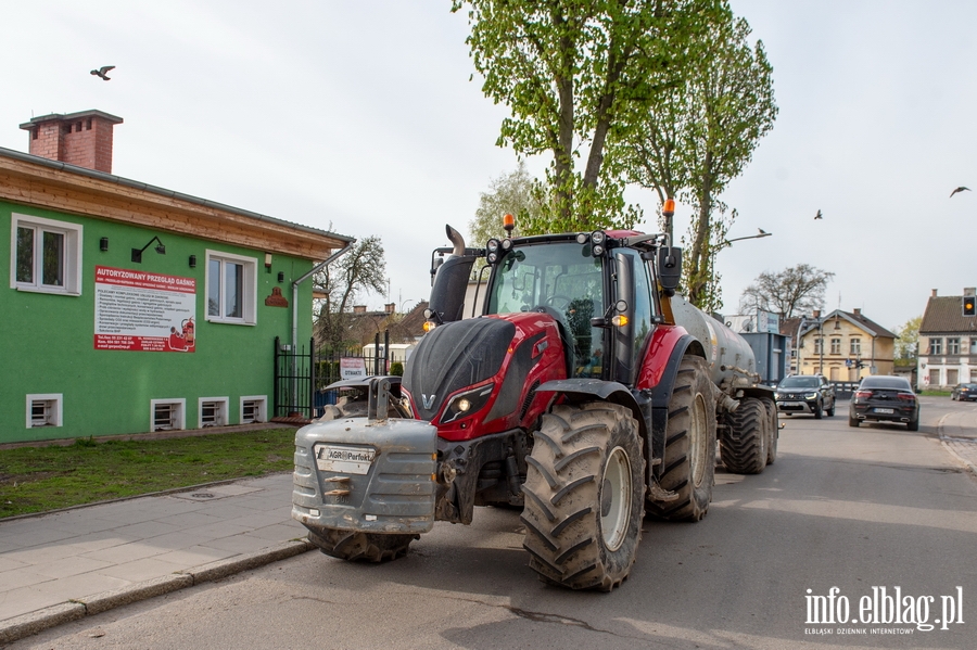 Trwa rozbirka 120-letniego budynku przy ul. Komeskiego, fot. 17