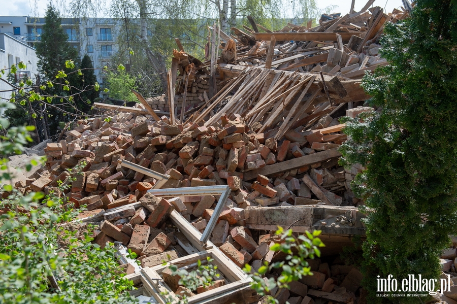 Trwa rozbirka 120-letniego budynku przy ul. Komeskiego, fot. 53