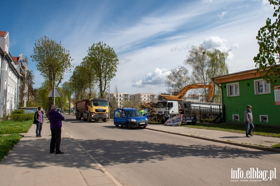 Trwa rozbiórka 120-letniego budynku przy ul. Komeńskiego, fot. 55