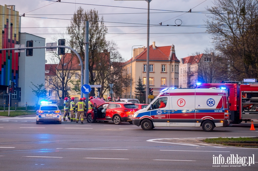 Kolejny wypadek przy szkole muzycznej, fot. 1