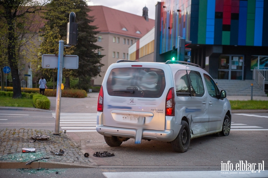 Kolejny wypadek przy szkole muzycznej, fot. 3