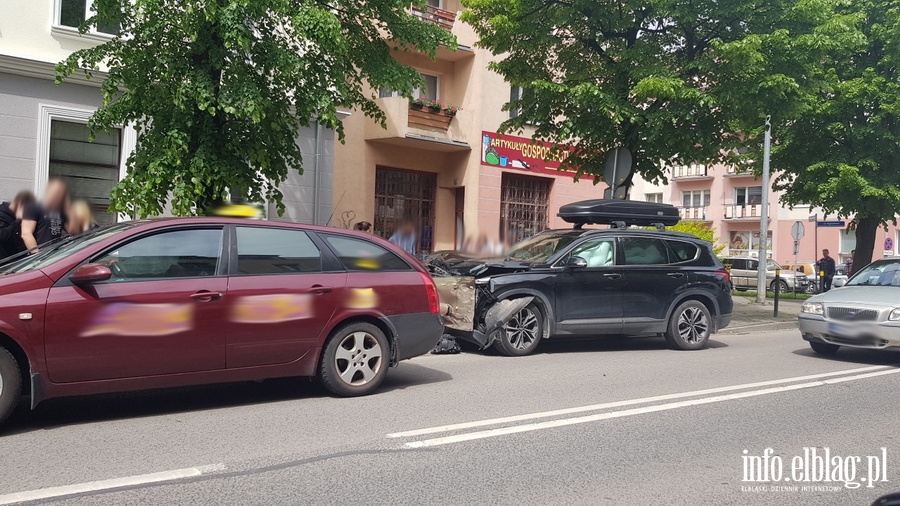 Wypadek przy ul. Adama Mickiewicza, fot. 1