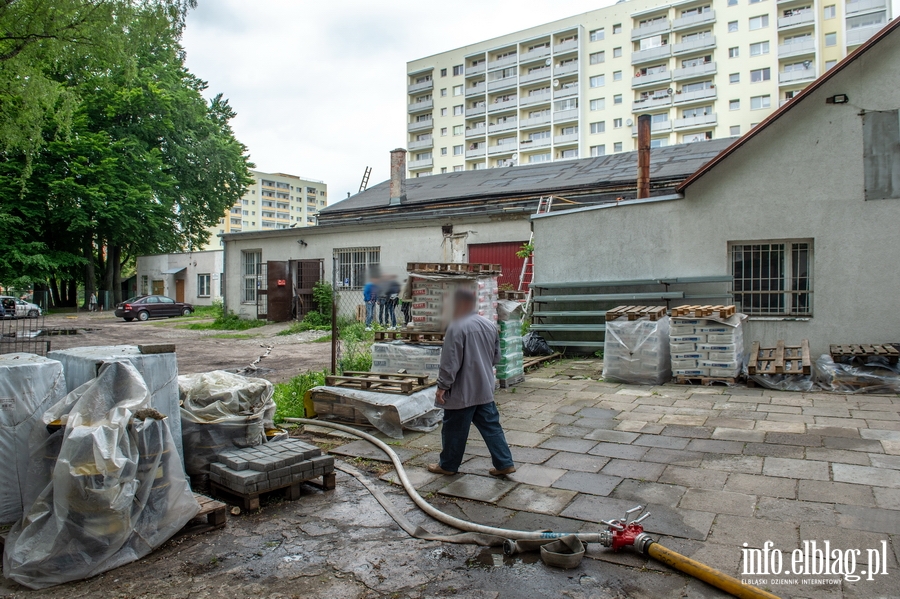 Poar budynku usugowego przy Kasprzaka. Straak: Pomienie dochodziy do 3 metrw , fot. 22