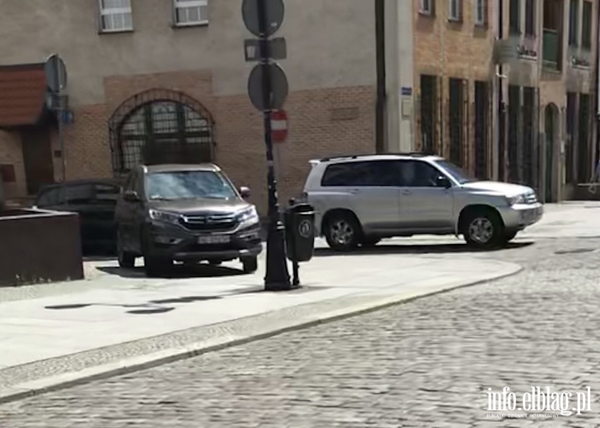 Mistrzowie parkowania w Elblągu (część 98), fot. 2