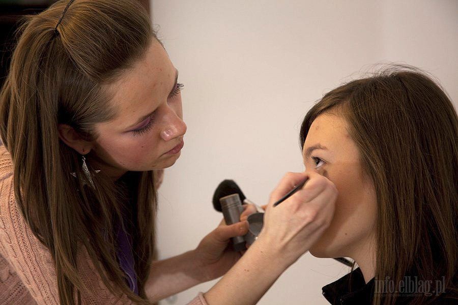 Sesje zdjciowe z kandydatkami na Miss Ziemi Elblskiej 2010 zza kulis cz.1, fot. 6