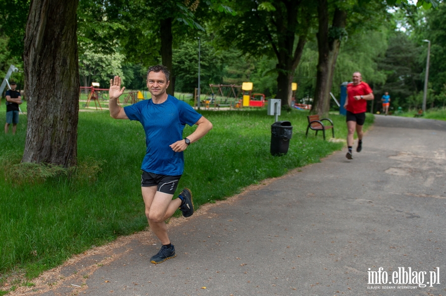 "Bieganie ma sprawia przyjemno". Pierwszy elblski parkrun za nami , fot. 25