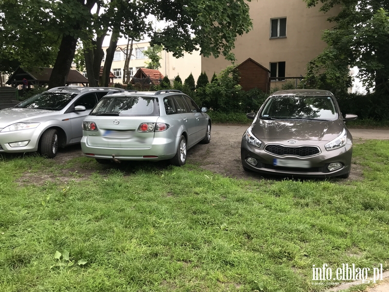Mistrzowie parkowania w Elblągu (część 101), fot. 2