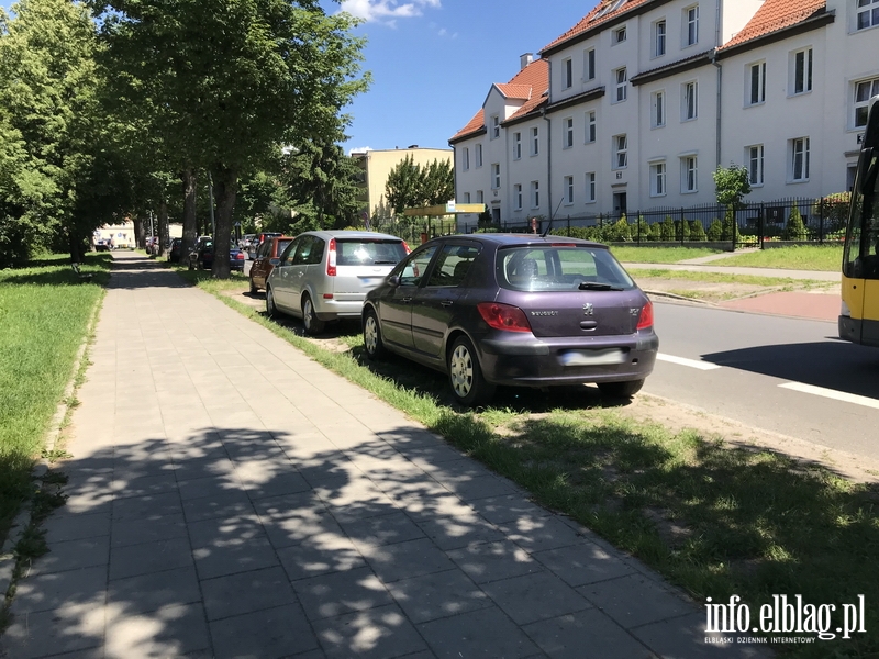 Mistrzowie parkowania w Elblągu (część 101), fot. 5