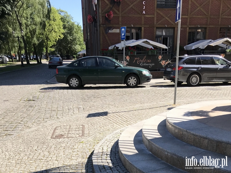 Mistrzowie parkowania w Elblągu (część 102), fot. 15